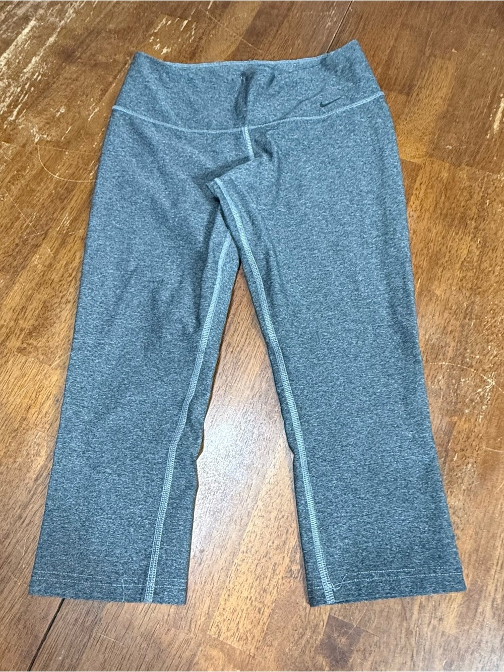 Nike Dri-FIT Women’s Small Heather Gray Capri Cropped Leggings Athletic Pants